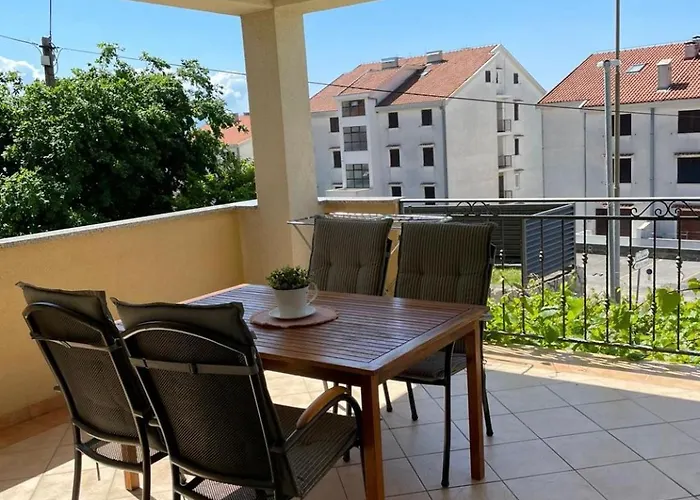 아파트 App Mirela 1 *